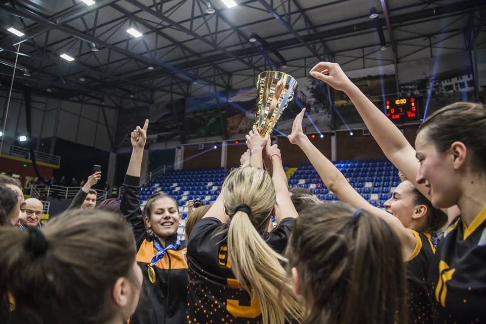 KUPA E KOSOVËS-FEMRAT